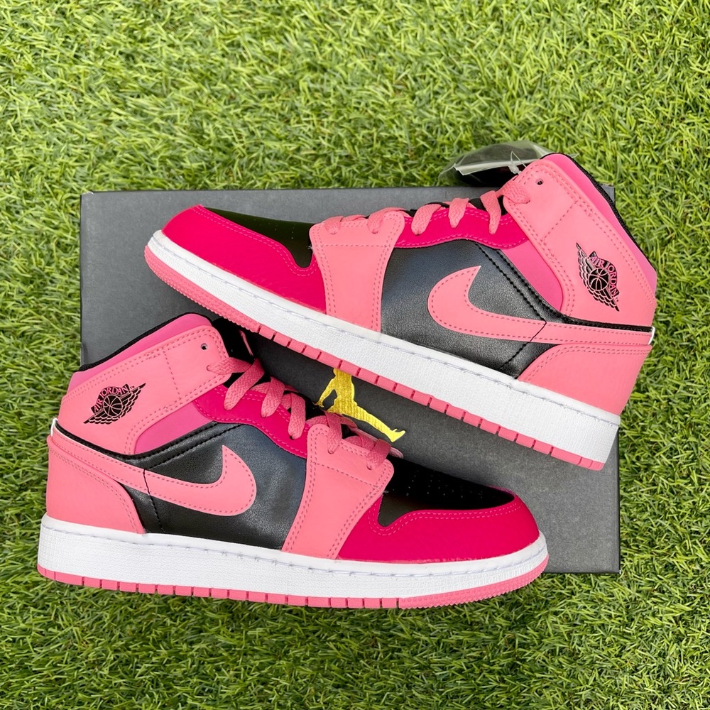 Nike Air Jordan 1 mid GS pink shoes - Picture 3 of 5